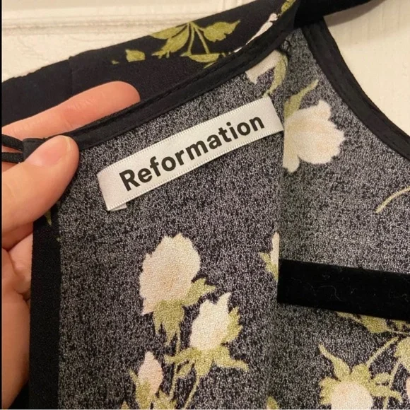 Reformation Moon Dress in Rosalie - Size: 4 - NWOT! - Picture 3 of 11